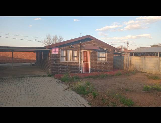 3 BEDROOM HOUSE FOR SALE IN FERNWOOD